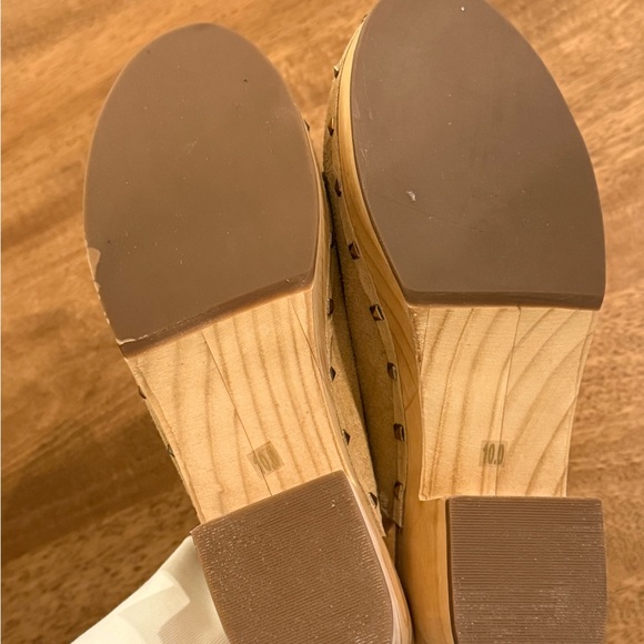 Steve Madden Women's Brooklyn Wooden Platform Clogs - Picture 6 of 6